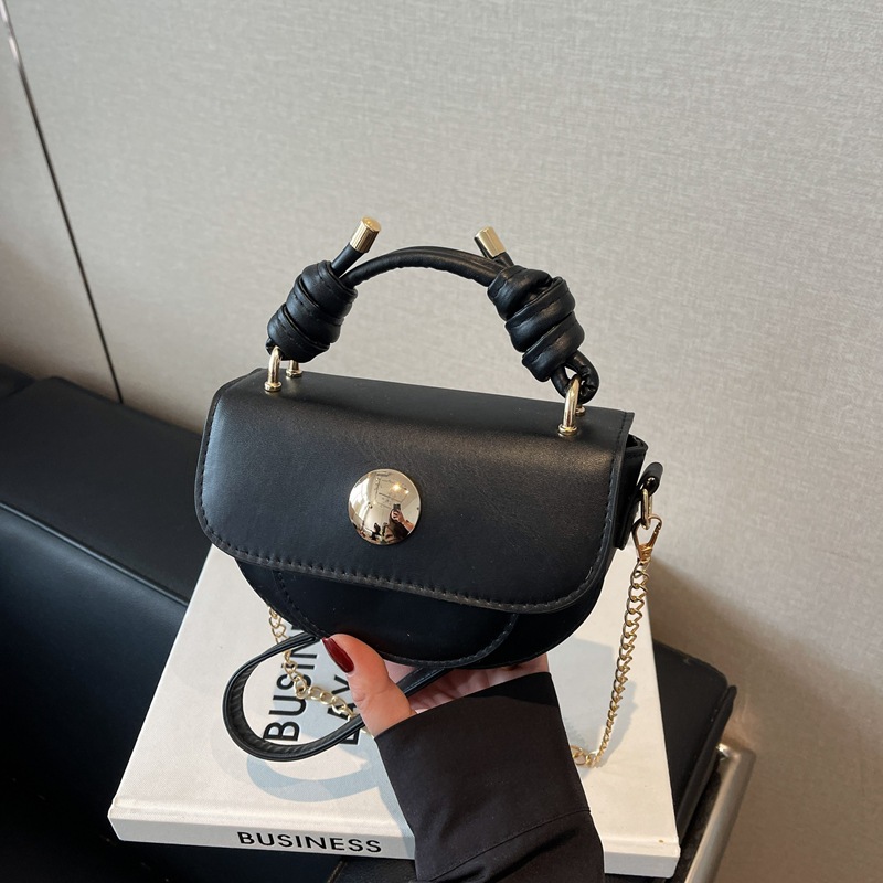 The 2025 new college retro, simple and versatile crossbody bag, a casual commuting single-shoulder bag, is a cross-border trend full figure