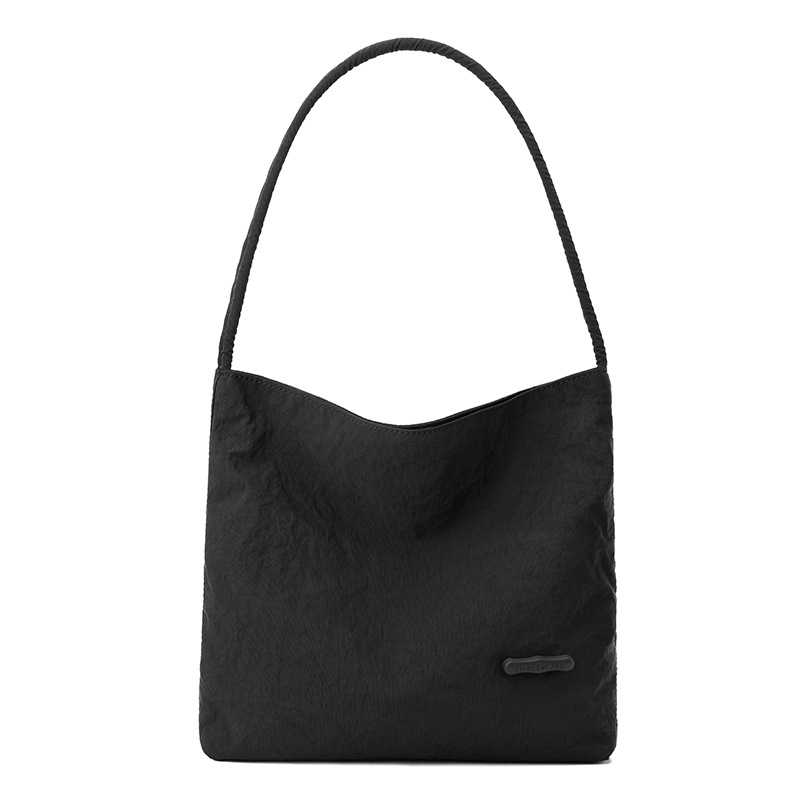 Colorful Fox Korean Instagram's new women's handbag is lightweight, casual and versatile. It's a lightweight nylon fabric bag Item Picture