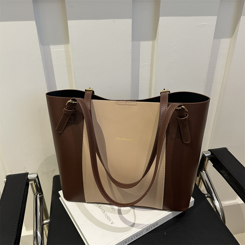 Tote bag, a retro, simple and fashionable commuter bag for women, 2024 new style, stylish, large-capacity single-shoulder bag, high-quality handbag full figure
