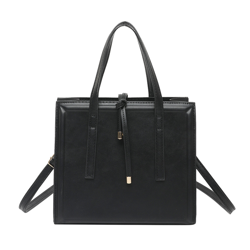 A niche design bag, a stylish small square bag for women in 2025, a trendy and fashionable single-shoulder bag, a casual Korean-style crossbody bag Item Picture