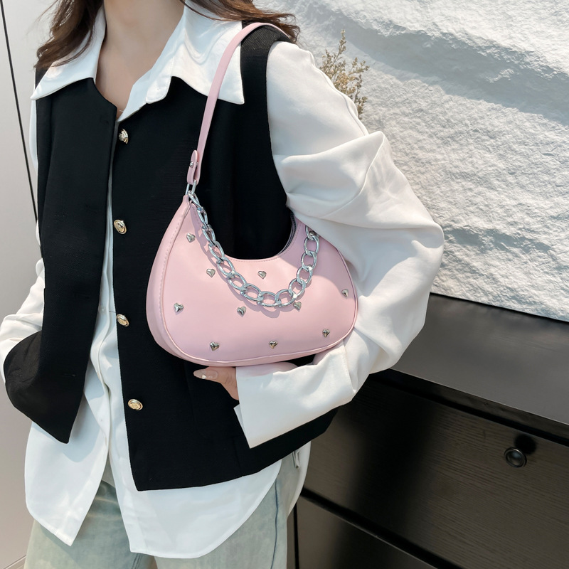 This year's new fashionable Korean-style niche design hand-held chain bag exudes a sense of high-end elegance and is versatile. It's a single-shoulder crossbody women's bag details Picture