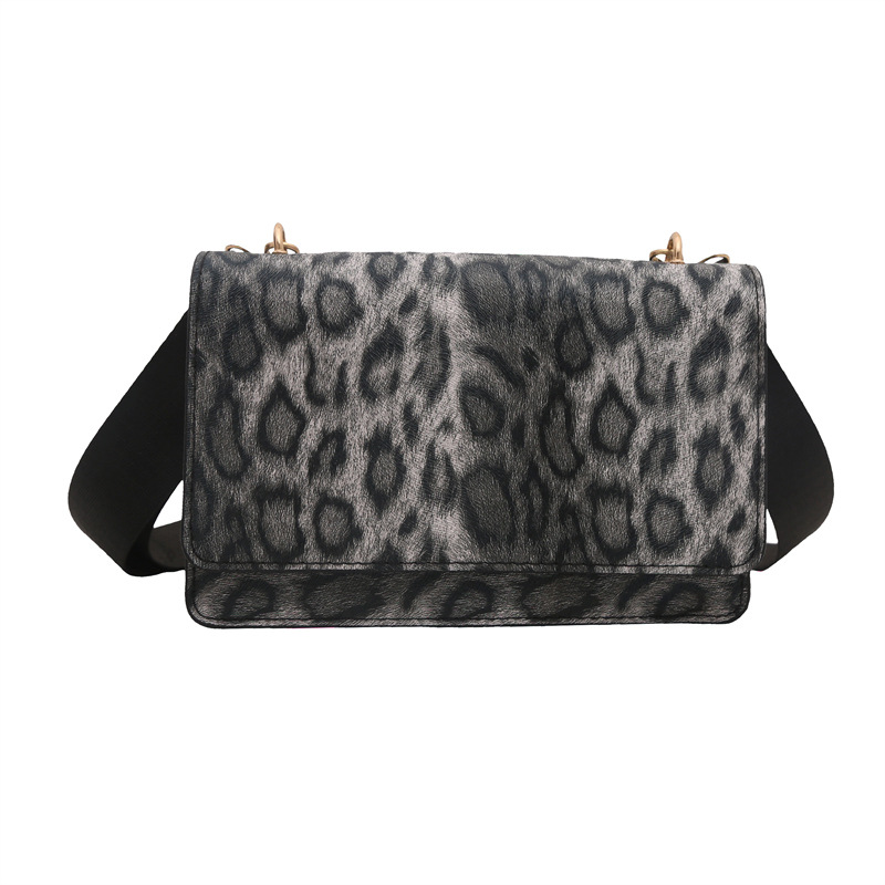 The 2024 autumn new style small square bag, leopard print cross-border women's bag, high-end hand-held, fashionable and niche single-shoulder crossbody bag from Europe and America Item Picture