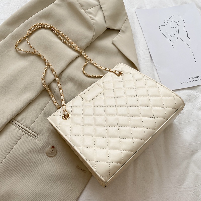The autumn and winter trendy diamond-shaped chain small bag, the 2022 new stylish large-capacity single-shoulder crossbody bag of Xiaoxiangfeng details Picture