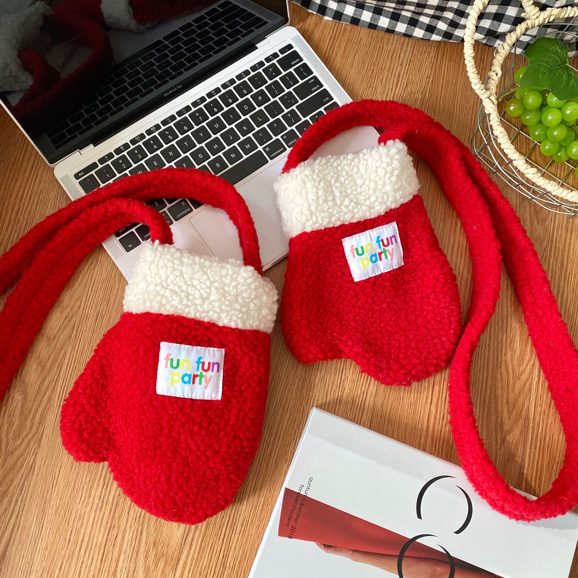 New 2024 Christmas glove crossbody bag, a niche and fashionable New Year's Day red bag, a single-shoulder plush bag, versatile and casual details Picture