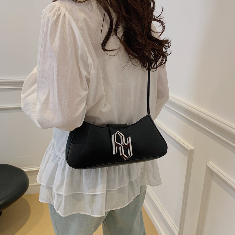 This year's stylish and simple Korean-style Instagram casual bag is in vogue. It's a high-quality single-shoulder underarm bag for summer commuting in 2025 Specification drawing