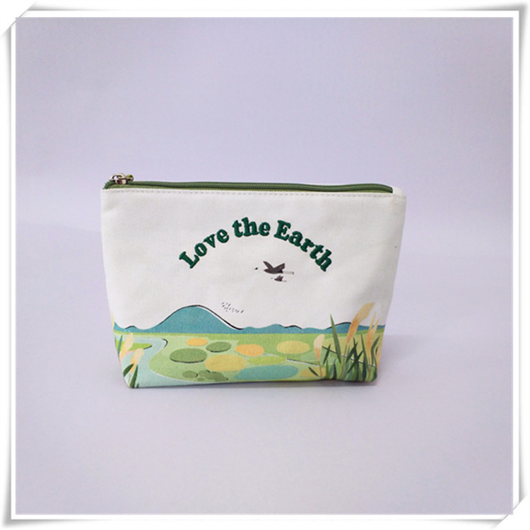 Cotton embroidered makeup bag, Korean style digital printed makeup bag, embroidered makeup bag, Korean style makeup bag full figure