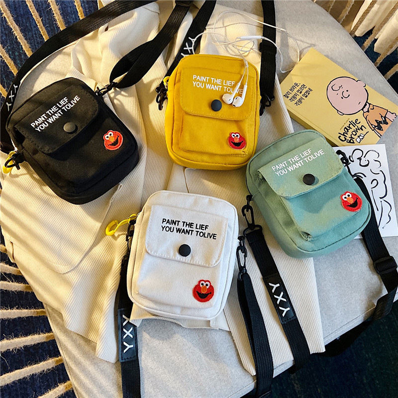 Fashion 2020 Summer New Fashion crossbody bag, trendy small bag, trendy single-shoulder bag, Korean personality and cool canvas bag full figure