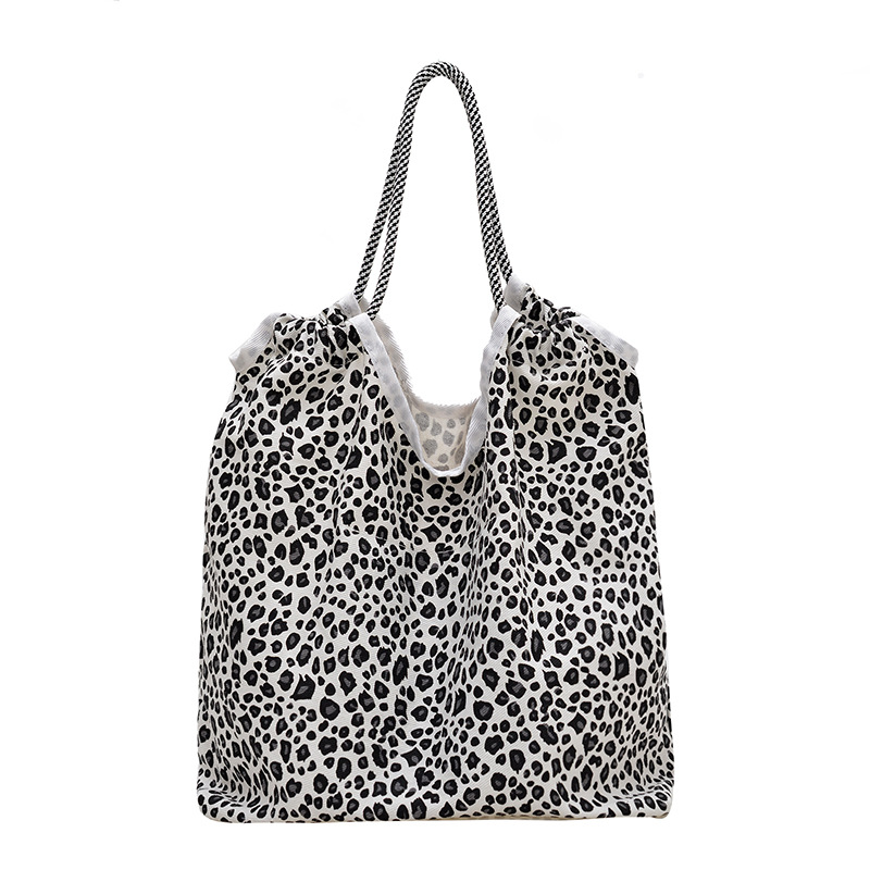 The Korean Instagram Day artistic and versatile casual canvas tote bag for women, with a laid-back style and leopard print crossbody single-shoulder bag trend Item Picture