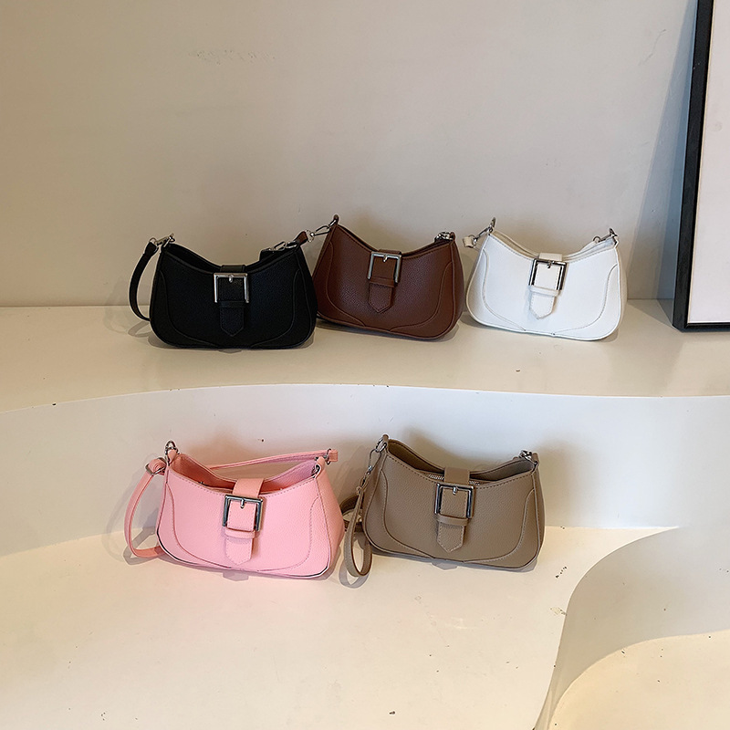 Fashionable design retro underarm bag for women 2024 autumn/Winter new cross-border single-shoulder crossbody bag Crescent handbag Application Scenario