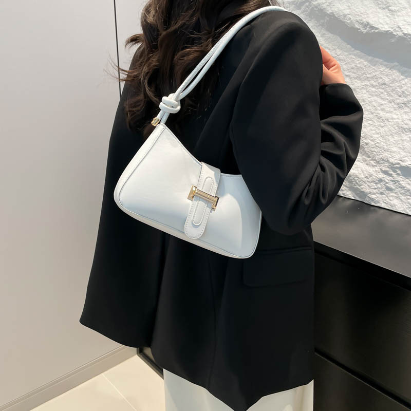Spring 2025 new versatile and high-end urban commuting underarm bag, hand-held single-shoulder crossbody bag, simple and elegant details Picture