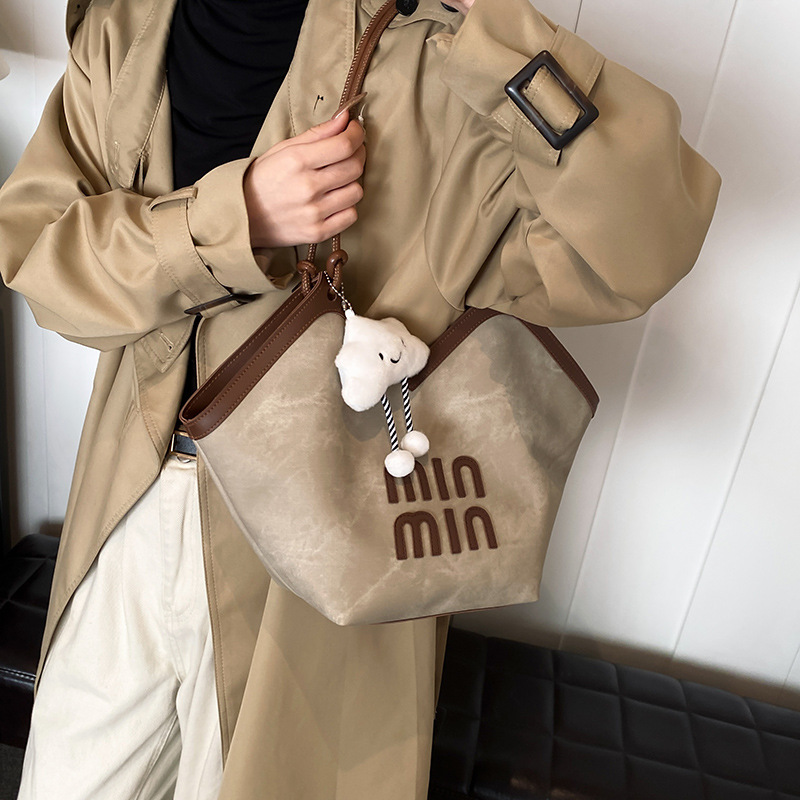 Large-capacity bag for women's winter casual 2024 new niche design single-shoulder shopping bag for work and commuting tote bag Specification drawing