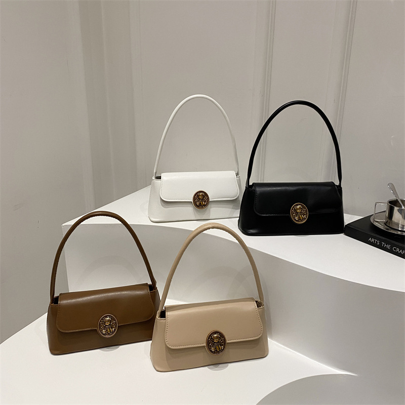 New solid-color bags for winter 2024, crossbody women's bags, underarm handbags, large-capacity, high-quality commuter bags Application Scenario