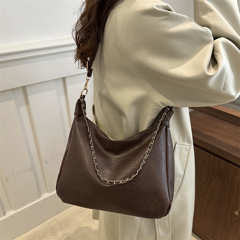 Soft surface solid color large capacity 2024 new winter casual chain commuting crossbody single-shoulder underarm tote women's bag Specification drawing