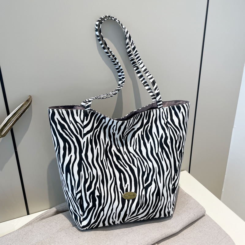 New niche design checkered canvas bag, casual large-capacity double-sided single-shoulder bag, women's commuter tote bag full figure