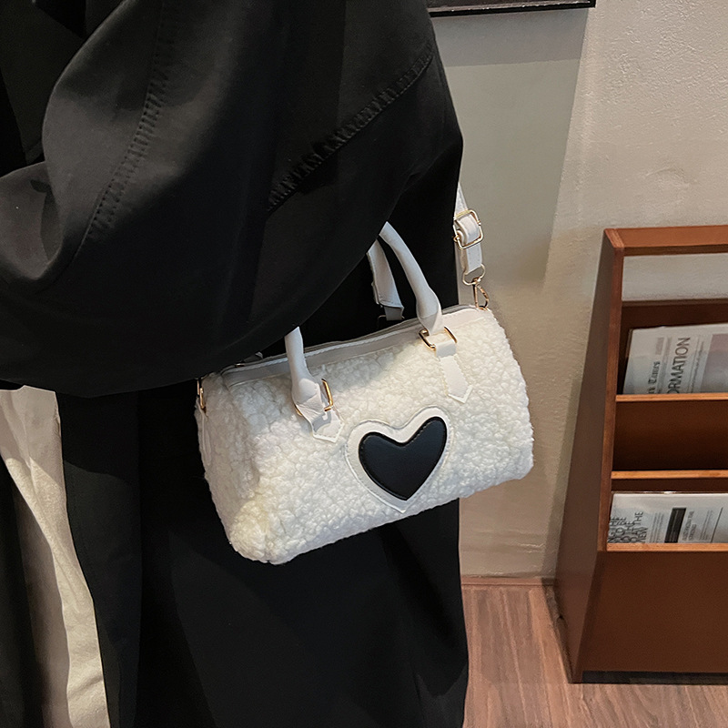 Fluffy women's large-capacity 2024 new winter casual single-shoulder crossbody bag, hand-held fluffy pillow bag details Picture