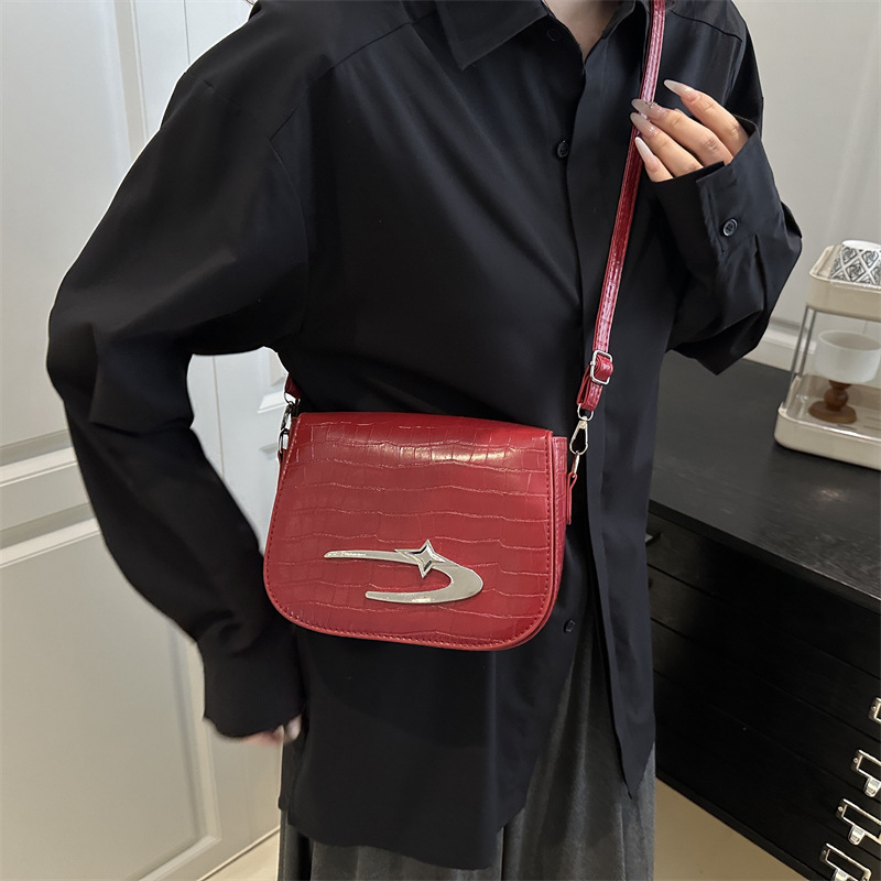 The 2025 new trendy and fashionable underarm crescent bag, a single-shoulder women's bag with a simple and niche design Specification drawing
