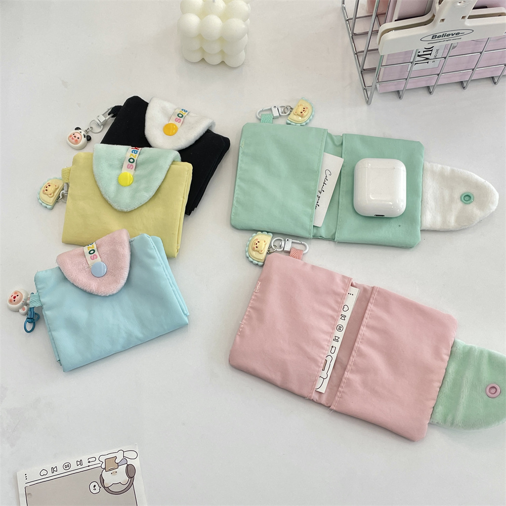 52161 Cute and sweet Card case, student push-button coin purse, pendant, small wallet, multi-functional ID card case Application Scenario