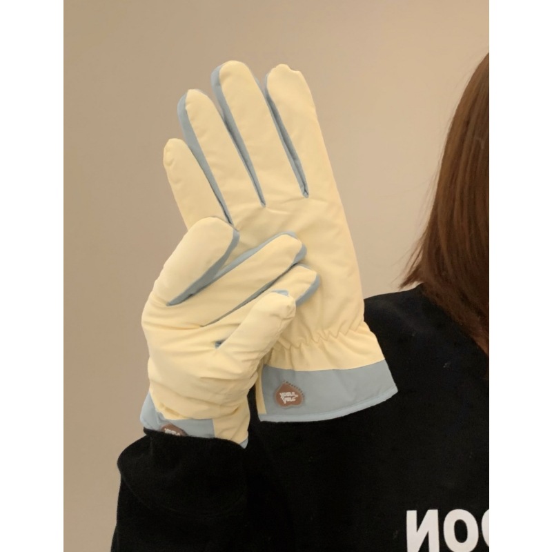 Cute and heart-shaped ski gloves for women, new style, winter warmth and cold protection, fleece and thickened, windproof and cold protection for outdoor cycling Item Picture