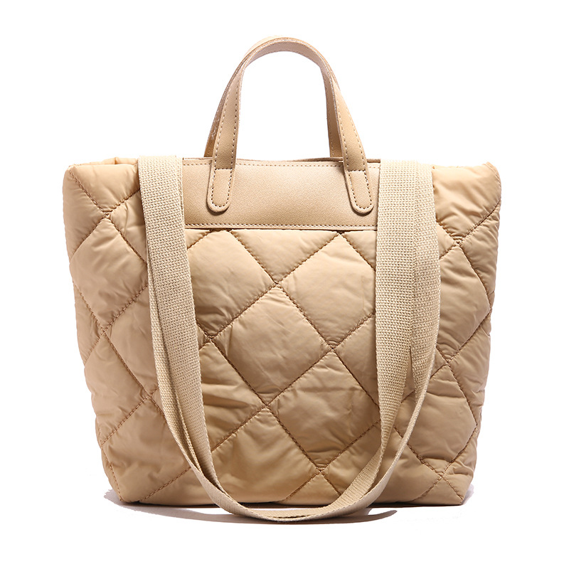 Casual large-capacity cotton-padded jacket bag 2024 winter new style niche solid-color cotton-padded jacket single-shoulder bag hand-carry crossbody tote bag Item Picture