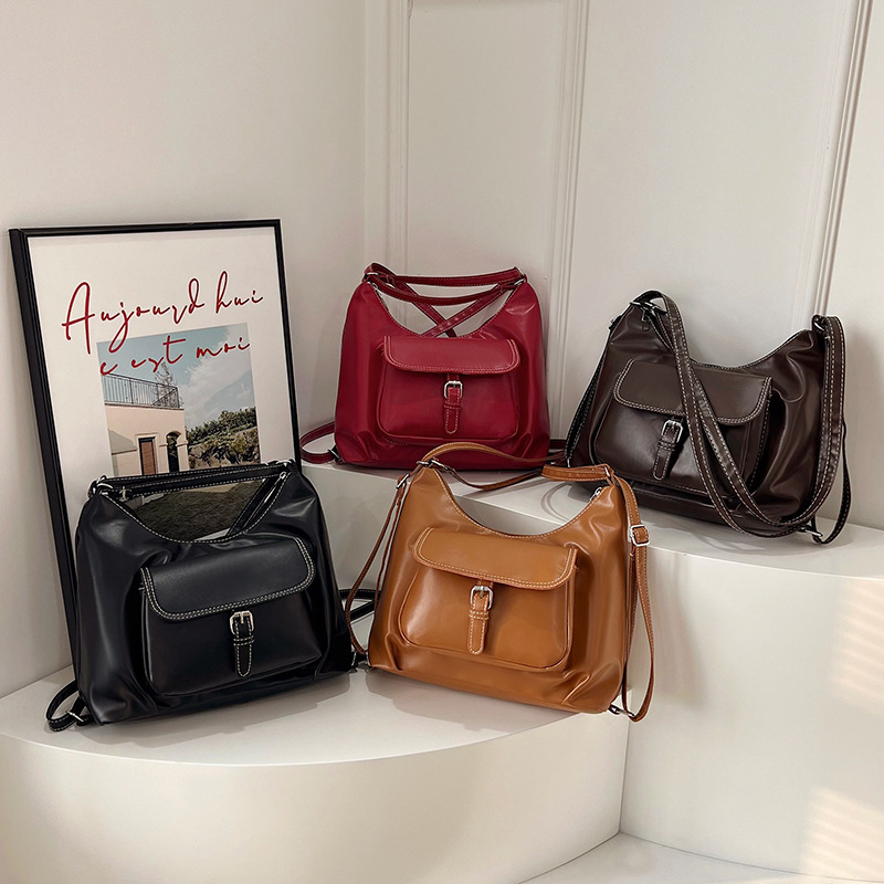 Maillard retro underarm bag for women's winter 2024 new style Trendy Korean single-shoulder large capacity tote bag Application Scenario