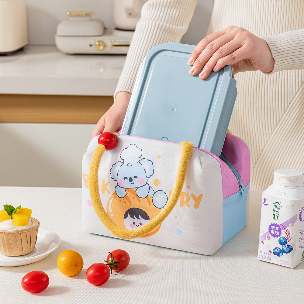 Fun cartoon cute kid bento bag, large-capacity thickened ice pack, commuting lunch box bag for work, hand-held insulated lunch bag Application Scenario
