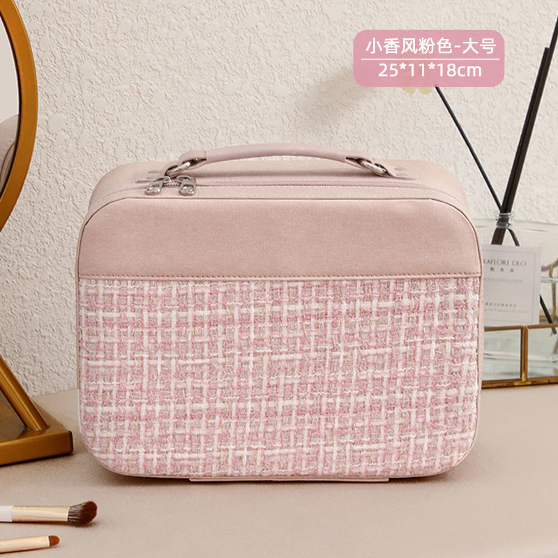 Wholesale popular skincare and makeup bags, women's portable large-capacity makeup storage bags, small travel hand-held makeup cases Application Scenario