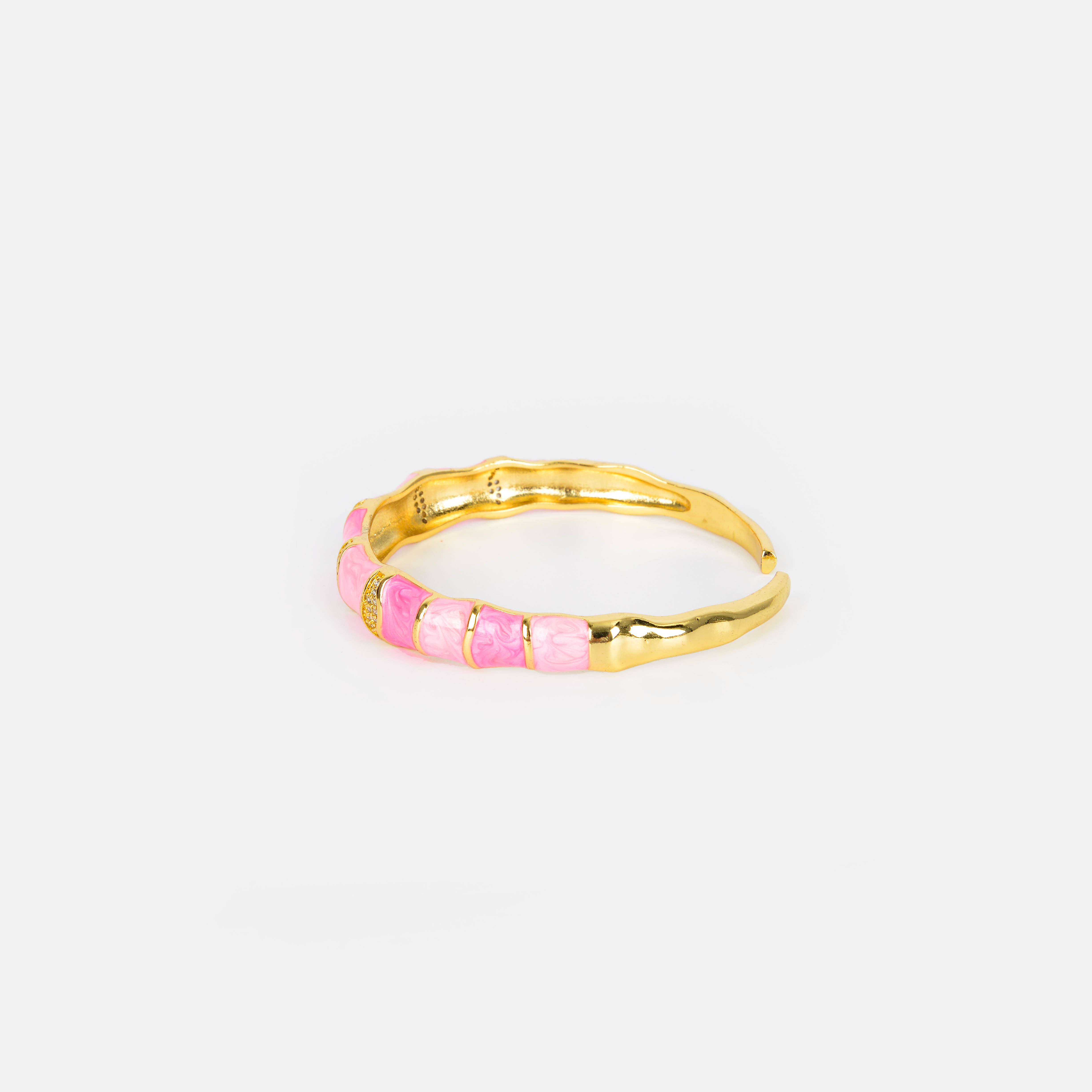 The new color-block design is unique, versatile and elegant. The bracelet is fashionable and simple. The gold powder jewelry is from Europe and America Item Picture