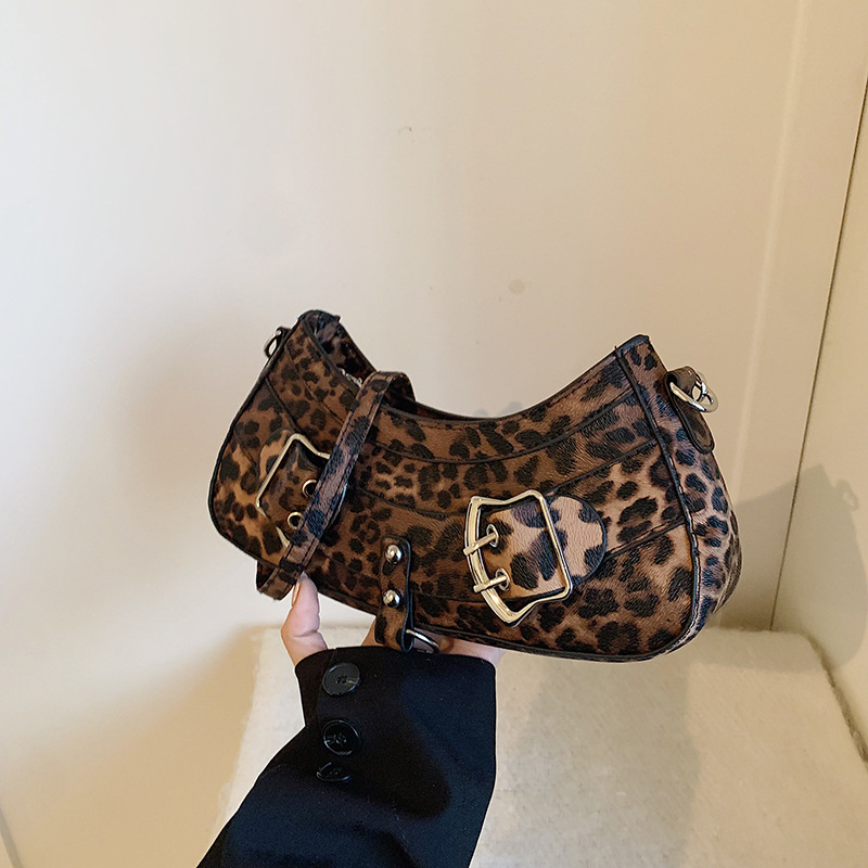 Retro charm leopard print crescent moon bag 2024 Winter new style fashionable large-capacity casual commuting single-shoulder underarm women's bag full figure