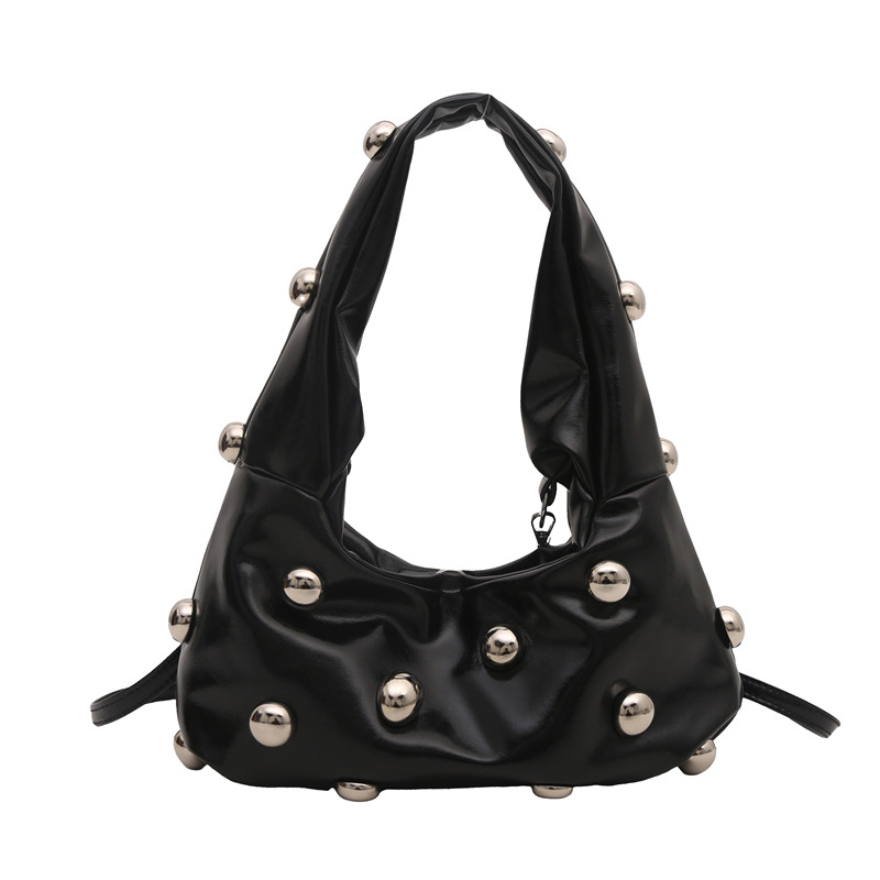 Cross-border fashion riveted women's single-shoulder underarm bag for women 2025 Spring new versatile crossbody crescent-shaped bag Item Picture
