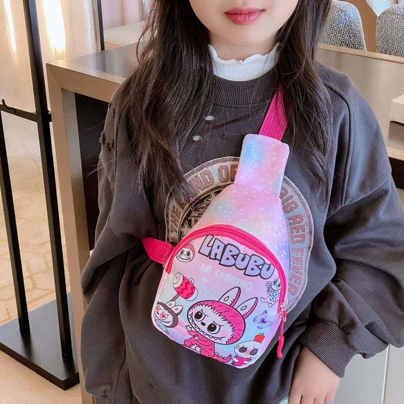 The new Labubu children's chest bag, a cute cartoon coin bag for boys and girls, is a casual and lightweight single-shoulder crossbody bag for outdoor use details Picture