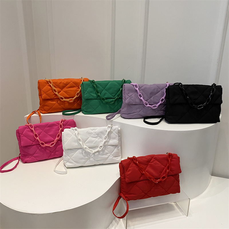 Autumn and winter space cotton casual bag for women, large capacity, fashionable crossbody, stylish diamond-shaped, versatile single-shoulder bag for women Application Scenario