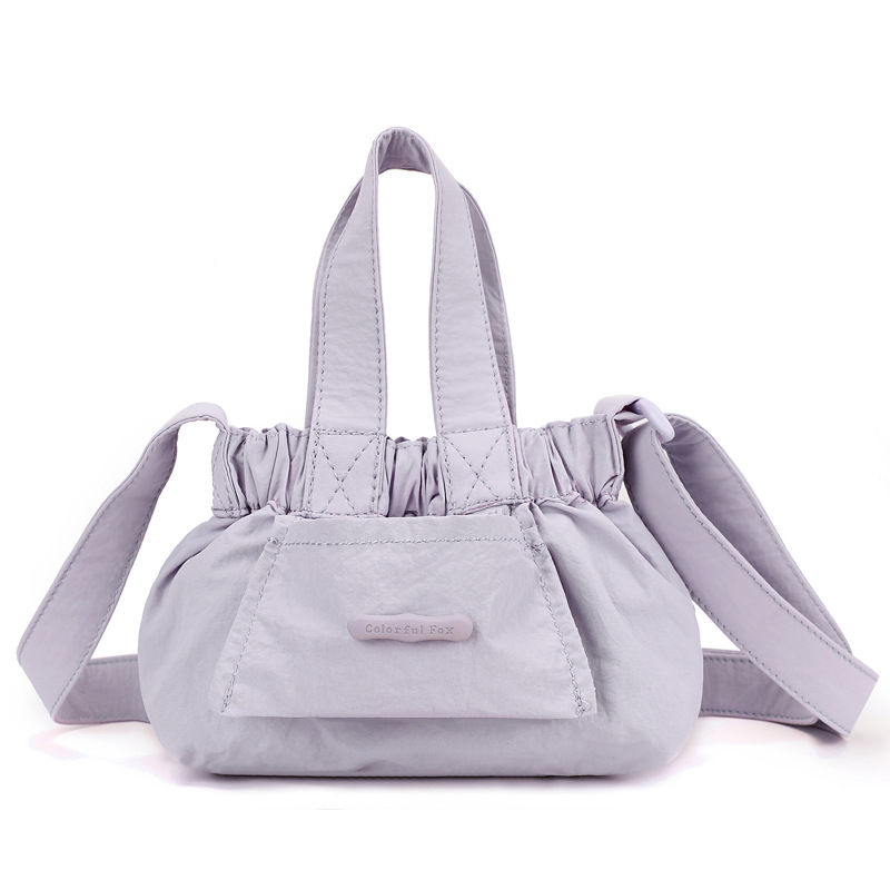 The Colorful Fox Japanese and Korean streetwear brand's small foldable single-shoulder crossbody bag for women is lightweight and can hold a mobile phone Item Picture