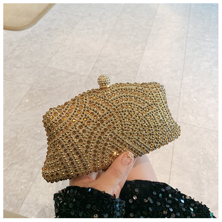 The cross-border fashion lady's shiny water diamond evening bag can be paired with evening gowns. It is a fashionable, elegant and stylish clutch bag Specification drawing