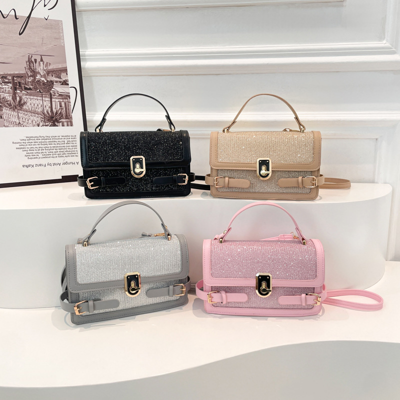 The 2025 new summer trend solid color is a trendy and stylish ins hand-held shoulder crossbody women's small square bag that is popular this year Application Scenario