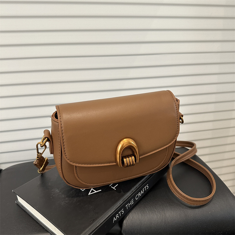 Retro niche underarm bag for women, new Spring 2025 trendy and fashionable saddle bag, simple single-shoulder crossbody bag full figure