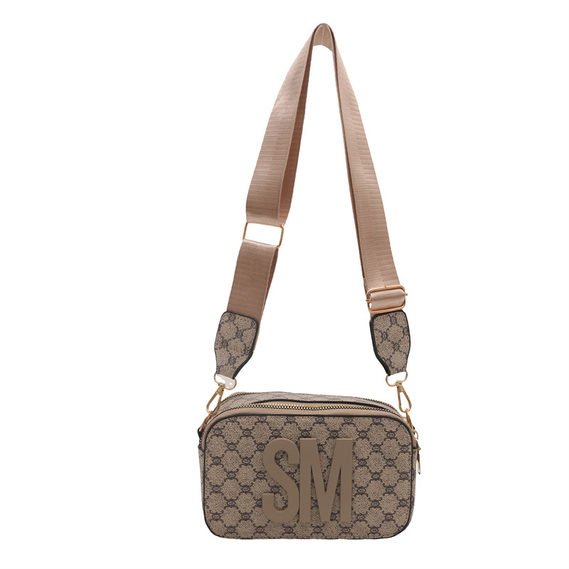 Spring 2025 new camera bag, wide shoulder strap, single-shoulder bag, small square bag with letters, fashionable, simple and stylish crossbody bag for women Item Picture