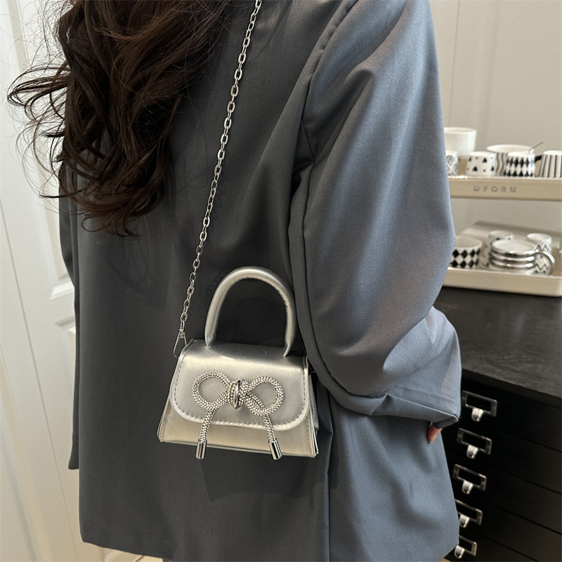 ins' niche French-style handbag for women, Spring 2025 new bow square bag, stylish single-shoulder crossbody bag details Picture