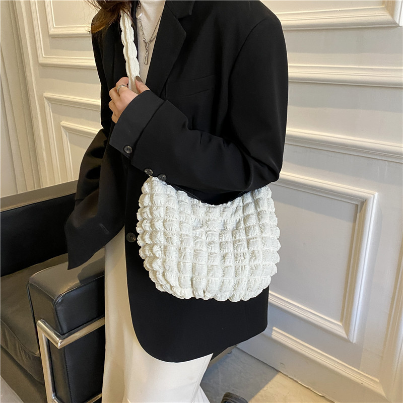 Spring Bag 2025 New Style, women's Instagram single-shoulder underarm bag, casual and fashionable, casual solid color handbag details Picture
