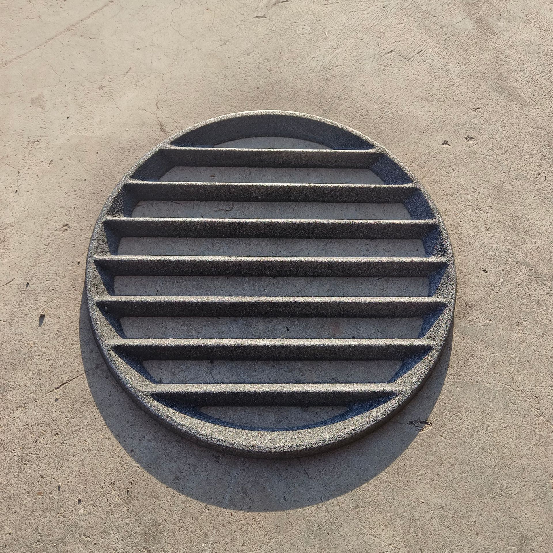 Factory direct supply of round cast iron grates, grate Bridges, pig iron and wood-fired stoves, thickened furnace bottoms and high-temperature resistant furnace bars Specification drawing