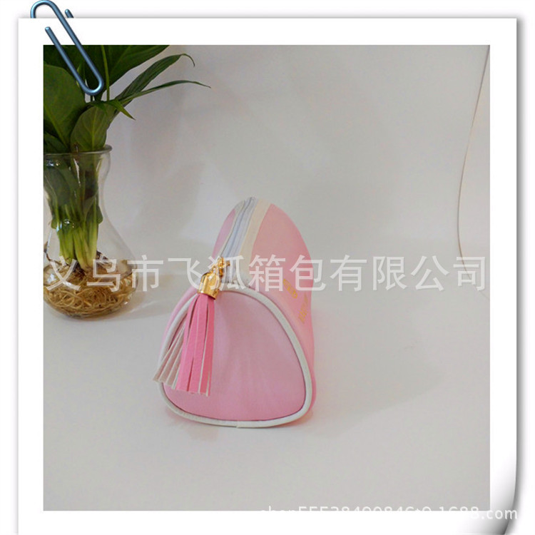 The factory designs PU digital printed cosmetic bags, cosmetic storage bags and digital printed cosmetic bags Application Scenario