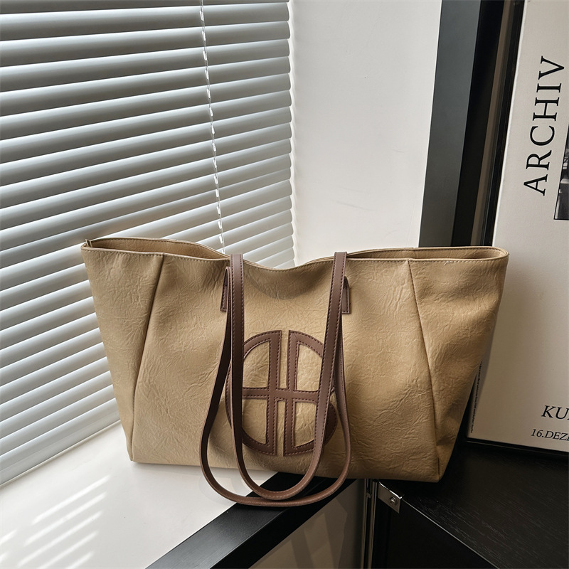 Cross-border trendy Tote bag for Women 2025 New Spring large-capacity versatile women's bag, soft leather single-shoulder crossbody bag full figure