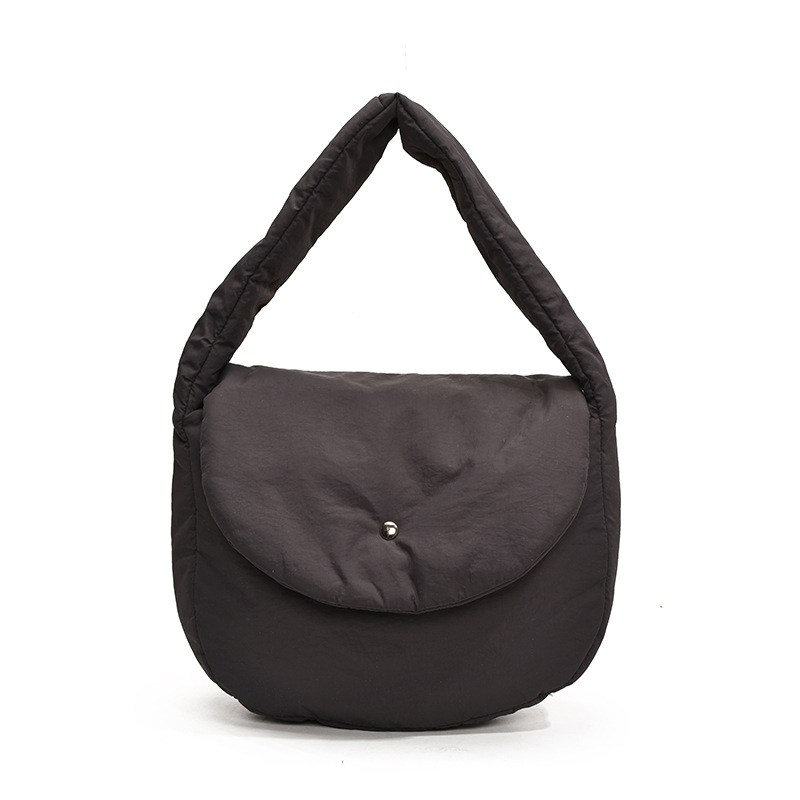 The new winter 2024 handbag features a large capacity, simple style, a hand-held bag, a commuting underarm bag, and a cross-border trend Item Picture