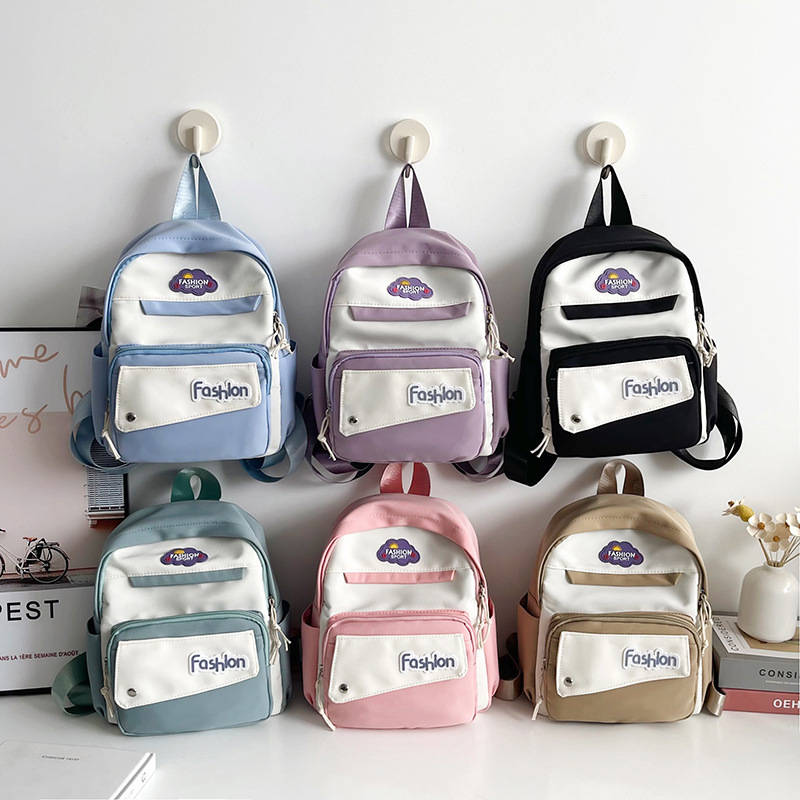 Korean-style backpack for girls in Instagram school style, simple and versatile, large-capacity color-blocking backpack, a commuting bag for junior and senior high school students Application Scenario