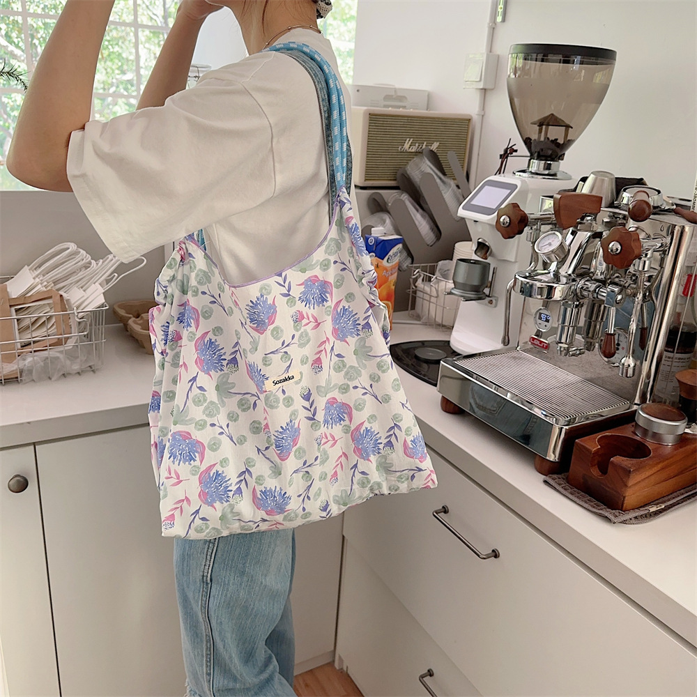 35243 Korean ins gentle floral canvas bag, women's single-shoulder large capacity canvas bag, commuting hand-held bag Specification drawing
