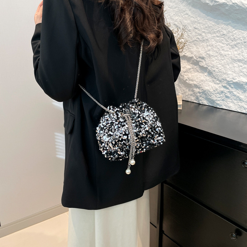 2025 New Korean-style fashionable hand-held sequined bucket bag, versatile hand bag, shoulder crossbody bag, dinner bag, women's cross-border travel Specification drawing