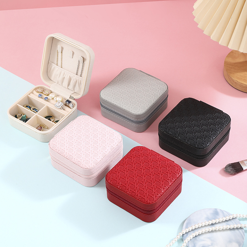 Wholesale of creative travel portable jewelry boxes, stud earrings, accessory storage boxes and leather small jewelry bags from the original manufacturer details Picture