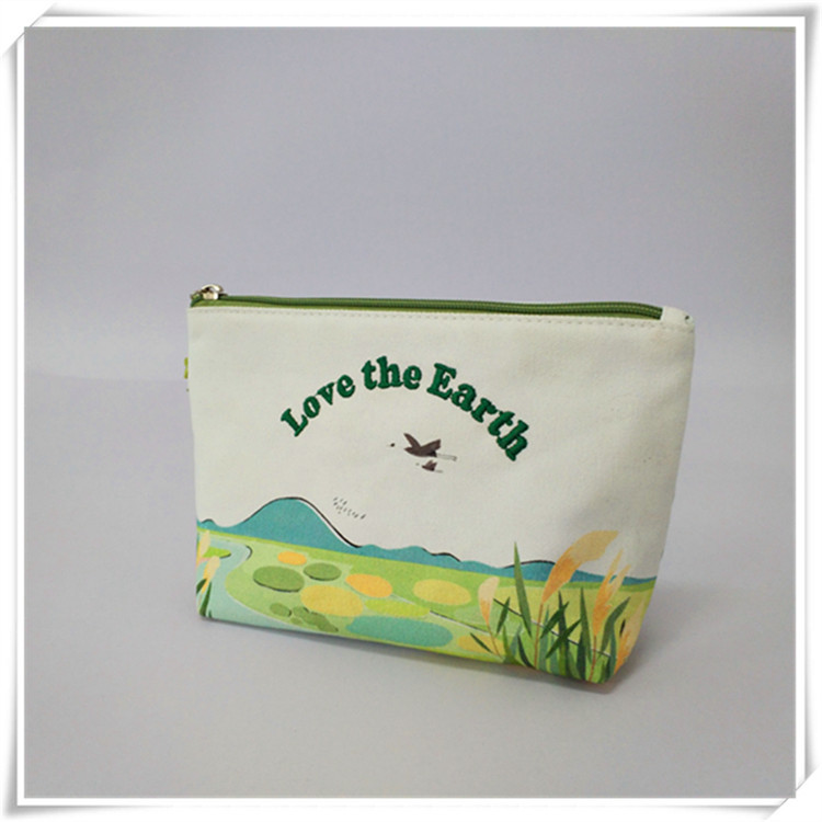 Cotton embroidered makeup bag, Korean style digital printed makeup bag, embroidered makeup bag, Korean style makeup bag Specification drawing