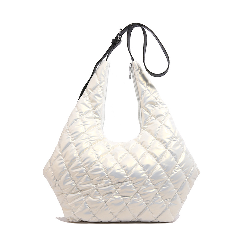 Fashionable diamond-shaped handbag, 2024 new style bag, women's cotton-padded jacket tote bag, simple and casual hand-carry, commuting underarm bag Item Picture