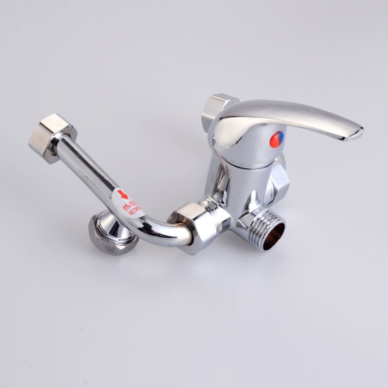 Zinc alloy U-shaped bent pipe electric water heater mixing valve, exposed hot and cold switch, shower faucet water inlet pipe accessories Application Scenario