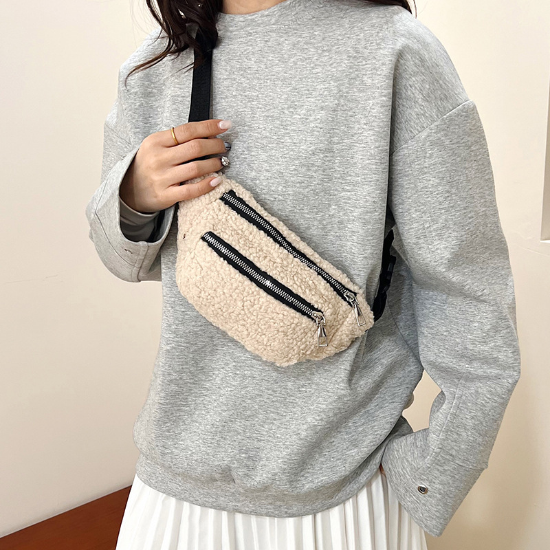 Cute Furry Girl Bag 2025 New style fashionable and simple shoulder bag, underarm bag, plush crossbody bag, casual bag details Picture